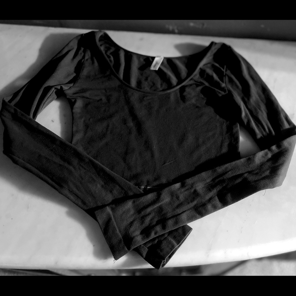 Nikibiki brand crop to long sleeve, great condition, smoke free home